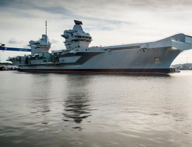 Γιατί τα αεροπλανοφόρα της κλάσης «Queen Elizabeth» της Βρετανίας είναι τόσο μεγάλα; (βίντεο)